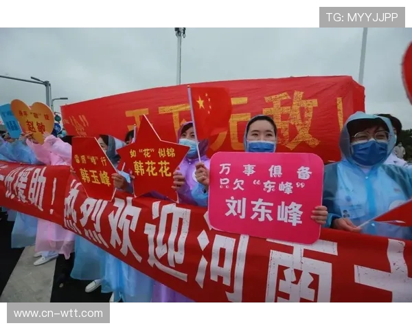 记者自发掌声表达敬意 中国跳水队发布会温馨一幕 记者自发掌声表达敬意 中国跳水队发布会温馨一幕