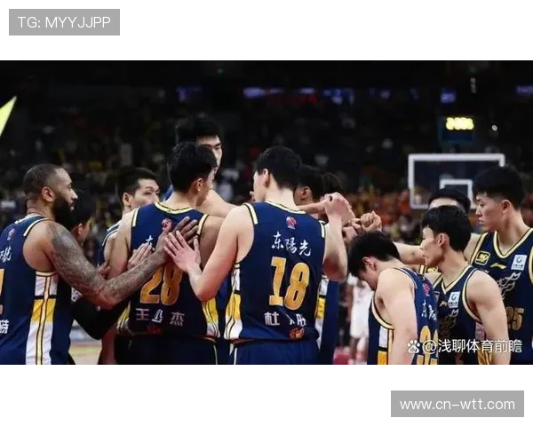 广东对阵山西比赛对抗激烈，双方多名球员犯满离场